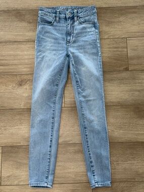 American Eagle Outfitters Light Wash Highest Rise  Jeggings size 00 short